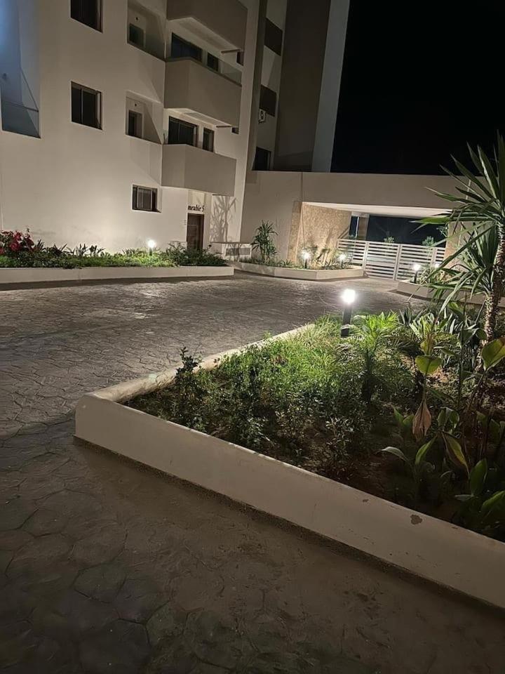 Appartement De Luxe Vue Avec Climatisation ! A 5 Minutes A Pied De La ! A Environ 6 Minutes En Voiture Du Centre D'agadir Et A 10 Minutes En Voiture De Taghazout ! *
